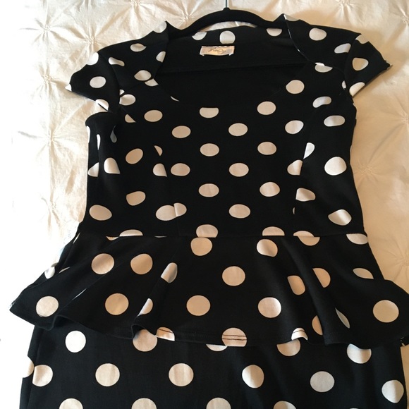 💥3/$20💥 Bardot style dress - Picture 4 of 5